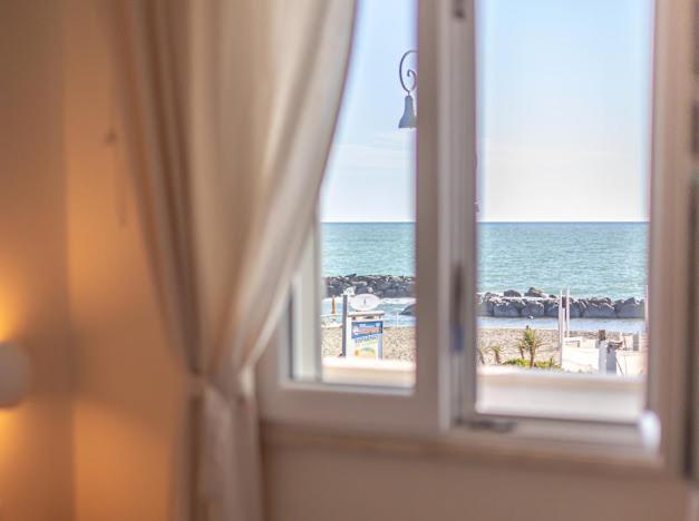 Casa Mira Luxury Sea House Fco Airport Leilighet Fiumicino Eksteriør bilde