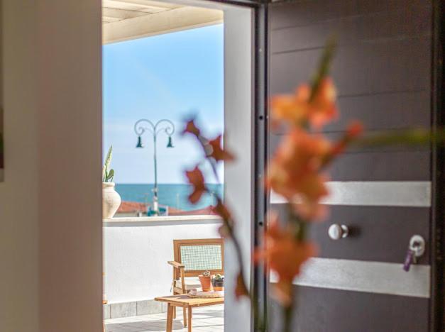 Casa Mira Luxury Sea House Fco Airport Leilighet Fiumicino Eksteriør bilde